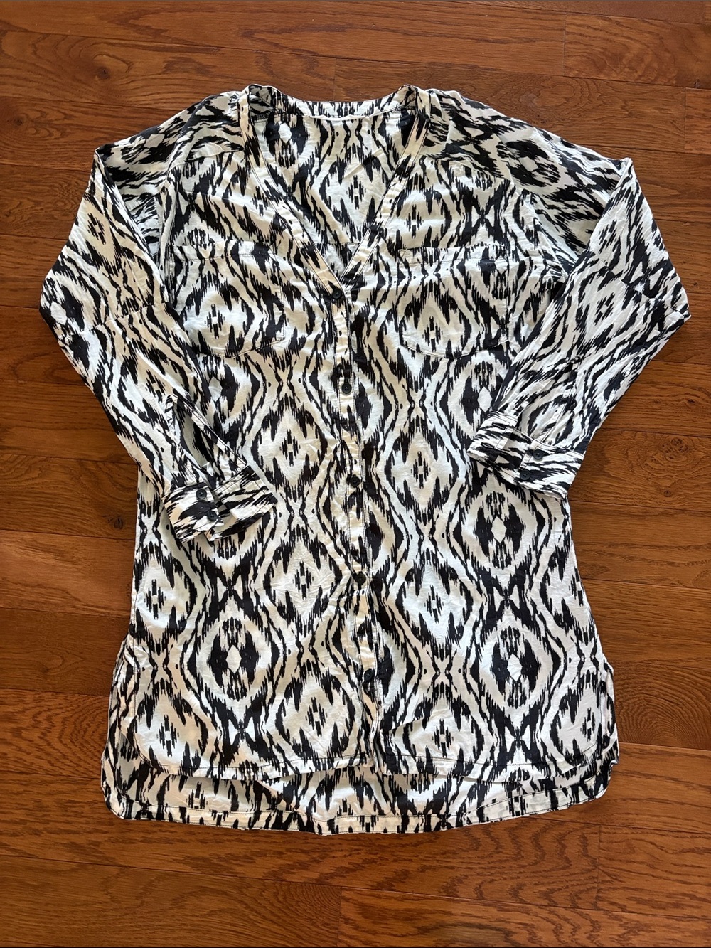 Athlete Swim Cover Black & White - Button-Front Top